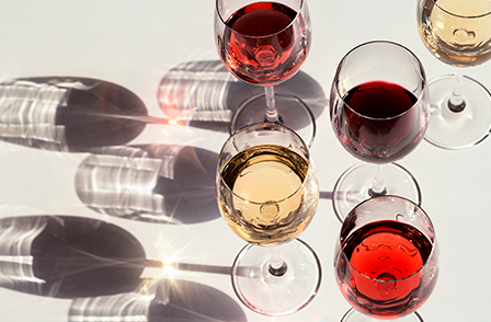 От чего зависит цвет вина, и какие бывают оттенки